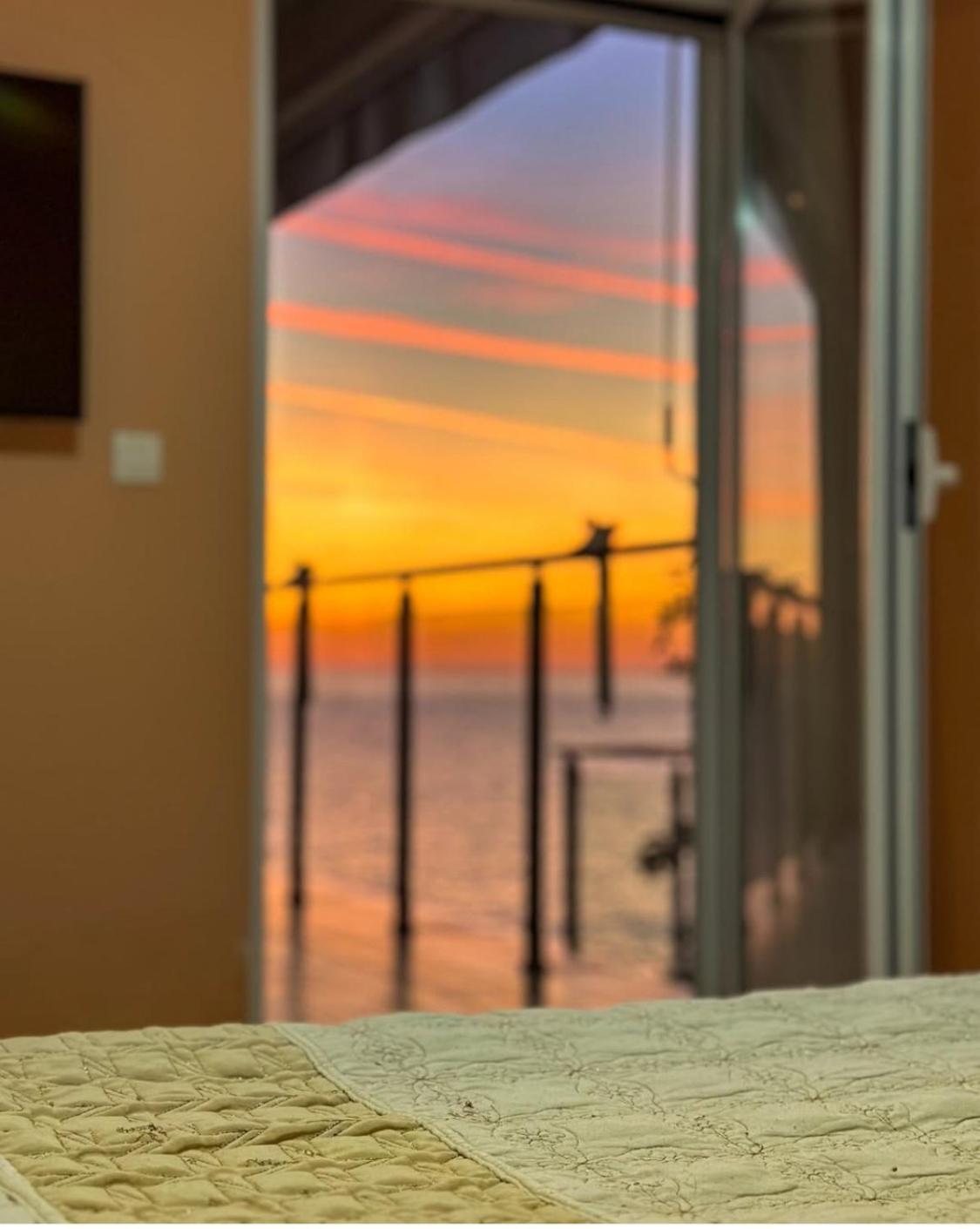 Paradise Beachfront View 1 بار المظهر الخارجي الصورة
